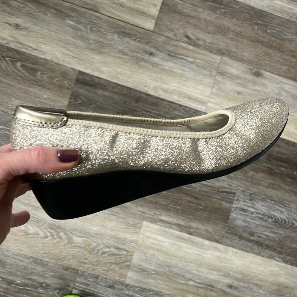 Anne Klein Akdax sparkle slip on wedge flats shoes gold size 8.5 ballerina comfy - Image 2