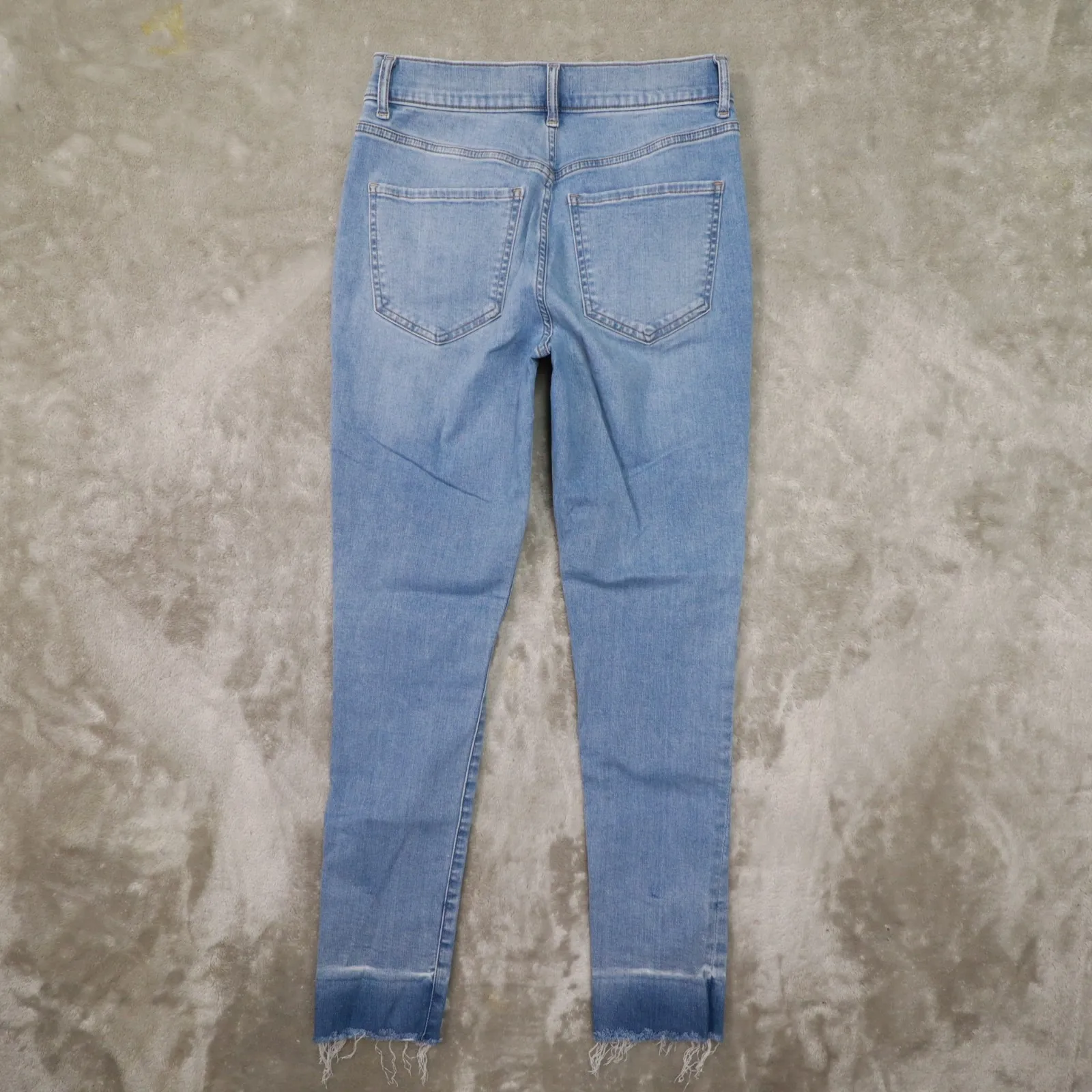 Express High Rise Skinny Jeans Light Wash Gradient Raw Hem Womens size 6 Stretch - Image 9