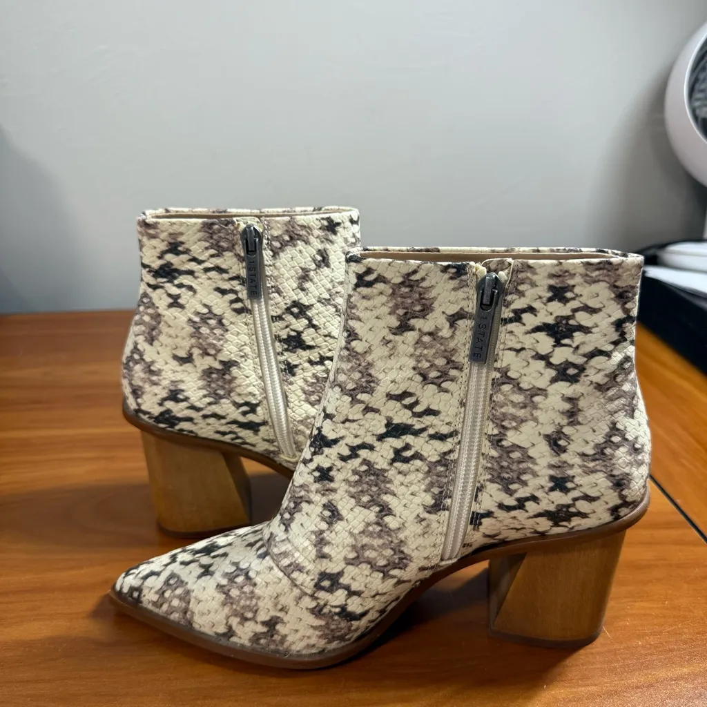 NWOT 1. State Kelte Pointed Toe‎ Ankle Bootie Snake Skin Block Heel Side Zip 7.5 - Image 4