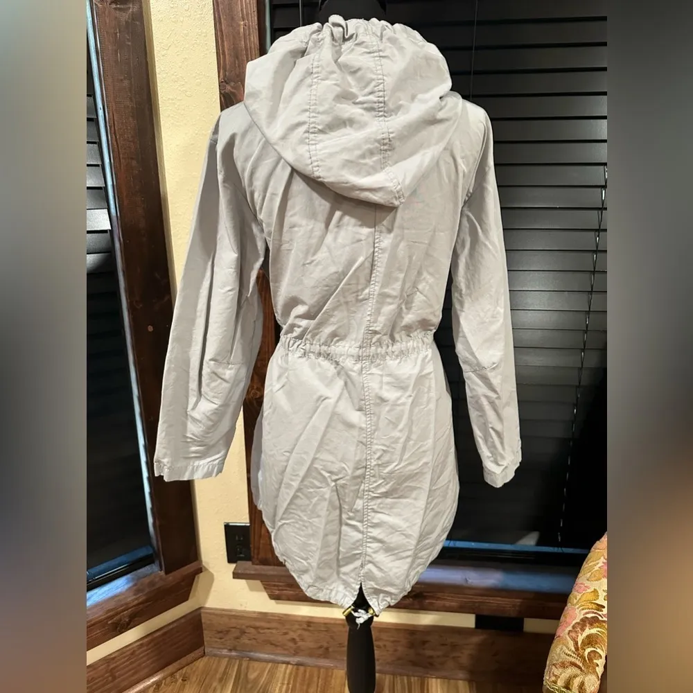 EUC Live a Little Tranch coat with waist strings and hood Sz M - Image 3