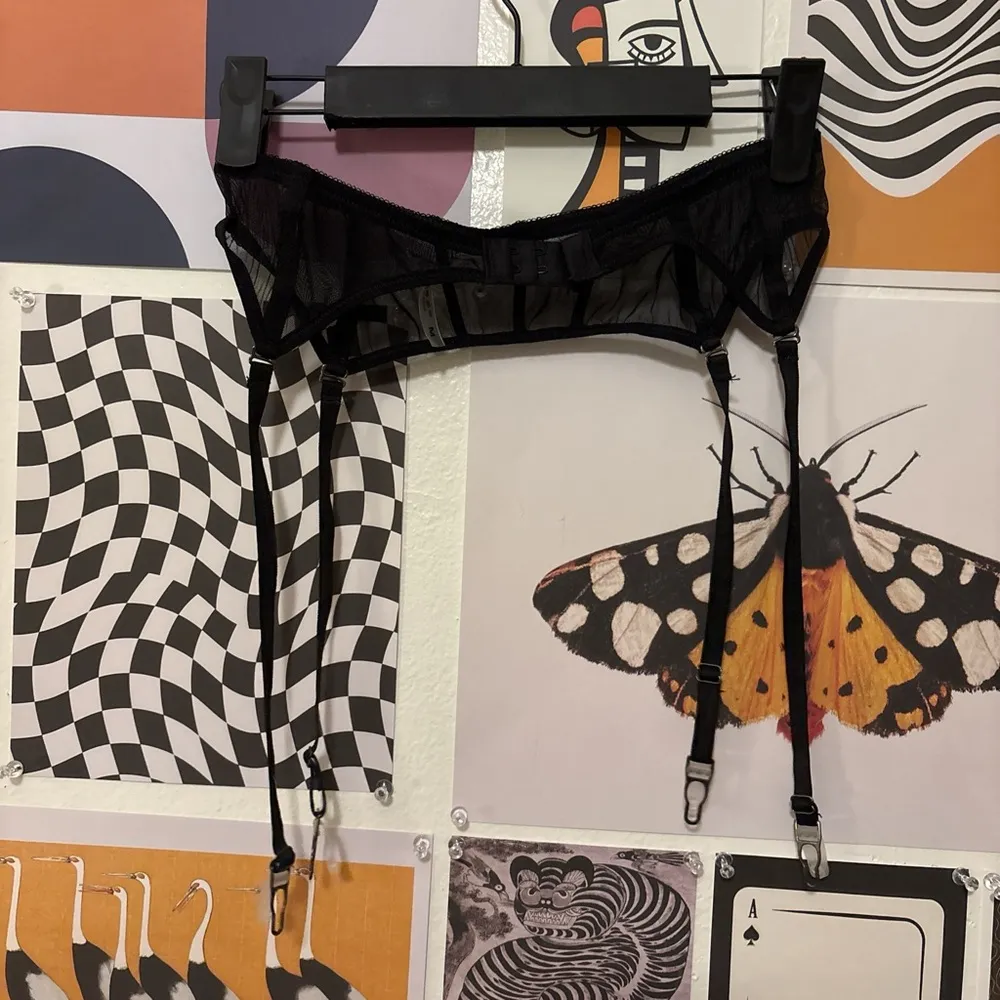 Mesh Black Women's Garter Belt - Image 7