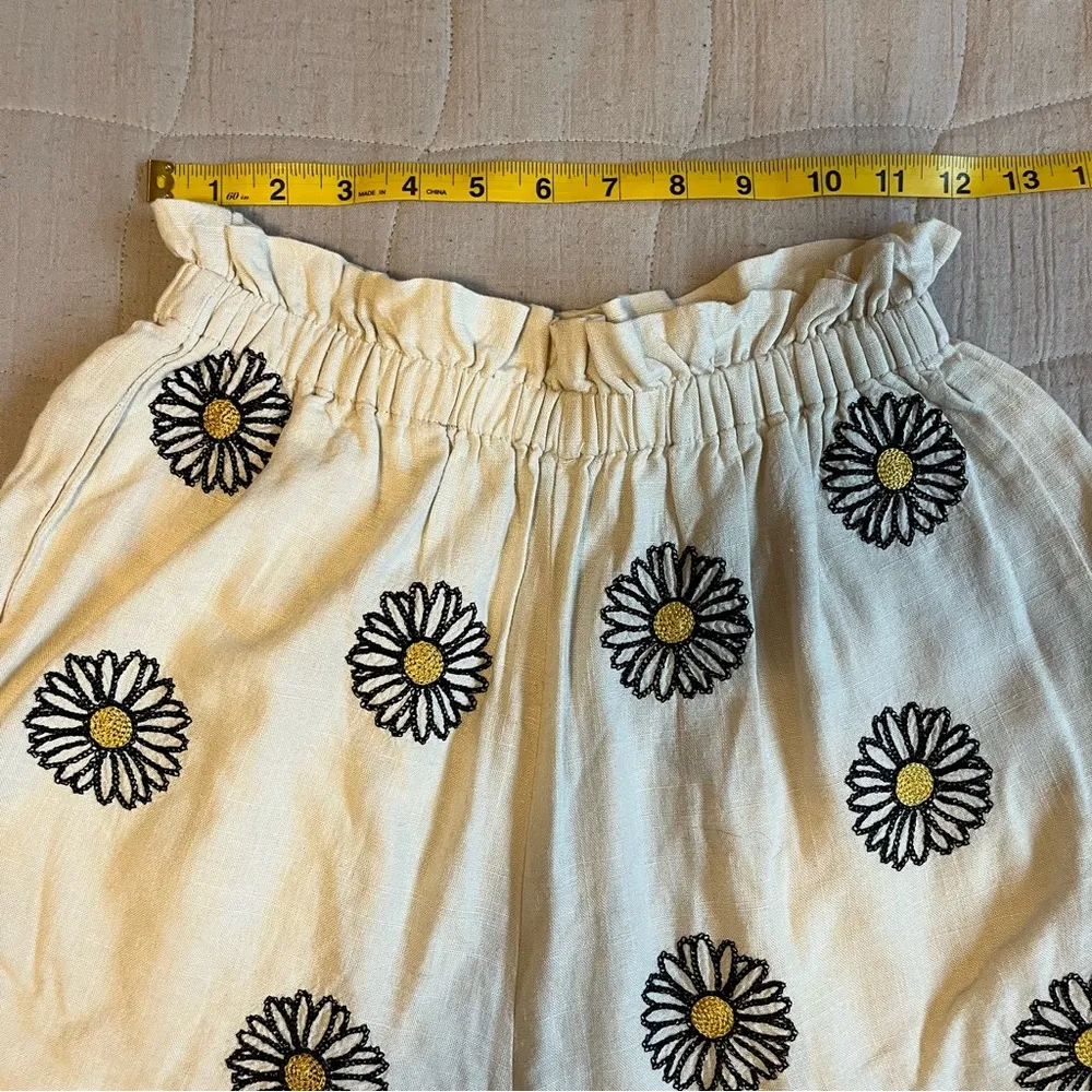 Anthropologie Pepaloves Linen Cream Floral Embroidered Women's Shorts Yellow - Image 2