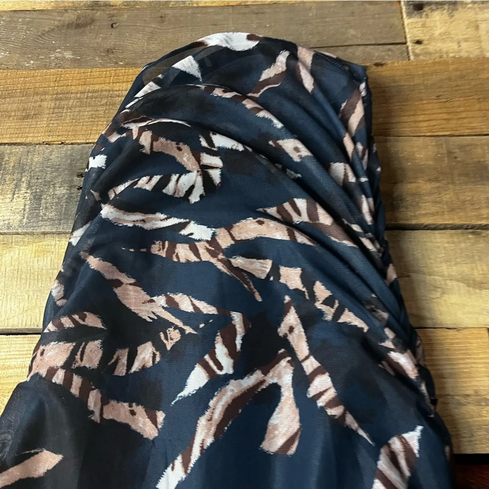 Cable & Gauge‎ Teal Mesh Ruched Top Size XS - Image 9