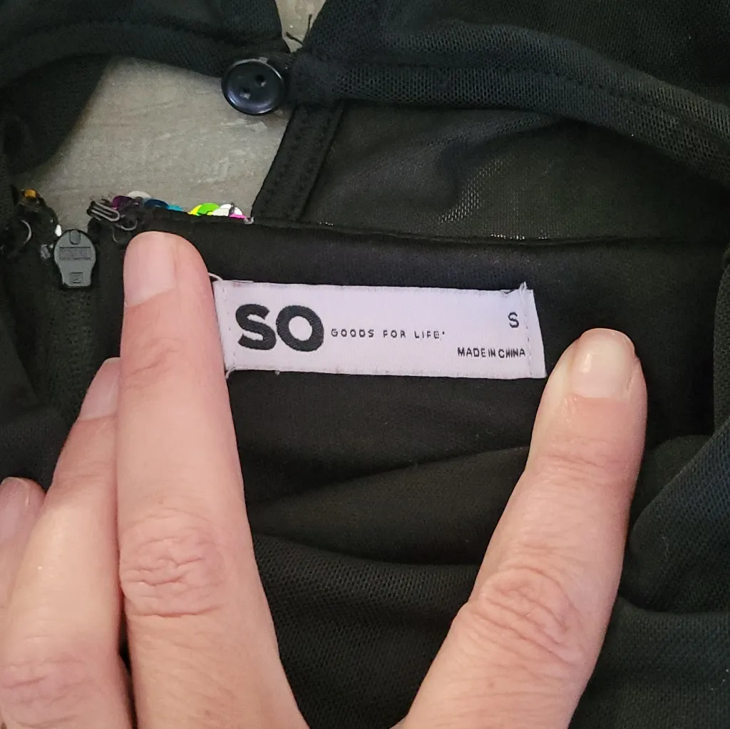 SO® Illusion Mesh Sequin Notch Front Dress Size S ( Junior) - Image 16