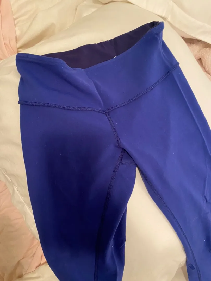 Lululemon Cropped Reversible Leggings - Image 4