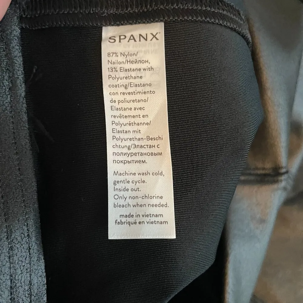 SPANX Women Plus Size 1X Black Faux Leather Skater Mini Skirt Edgy Rocker Punk - Image 6