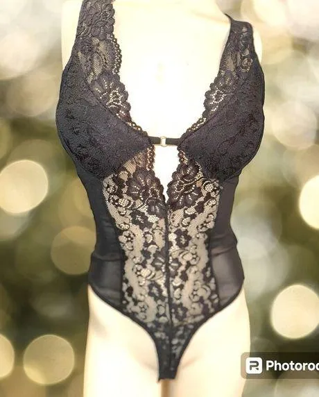 Privy BLACK SHEER LACE PLUNGING SLEEVELESS THONG BODYSUIT SIZE SMALL - Image 2