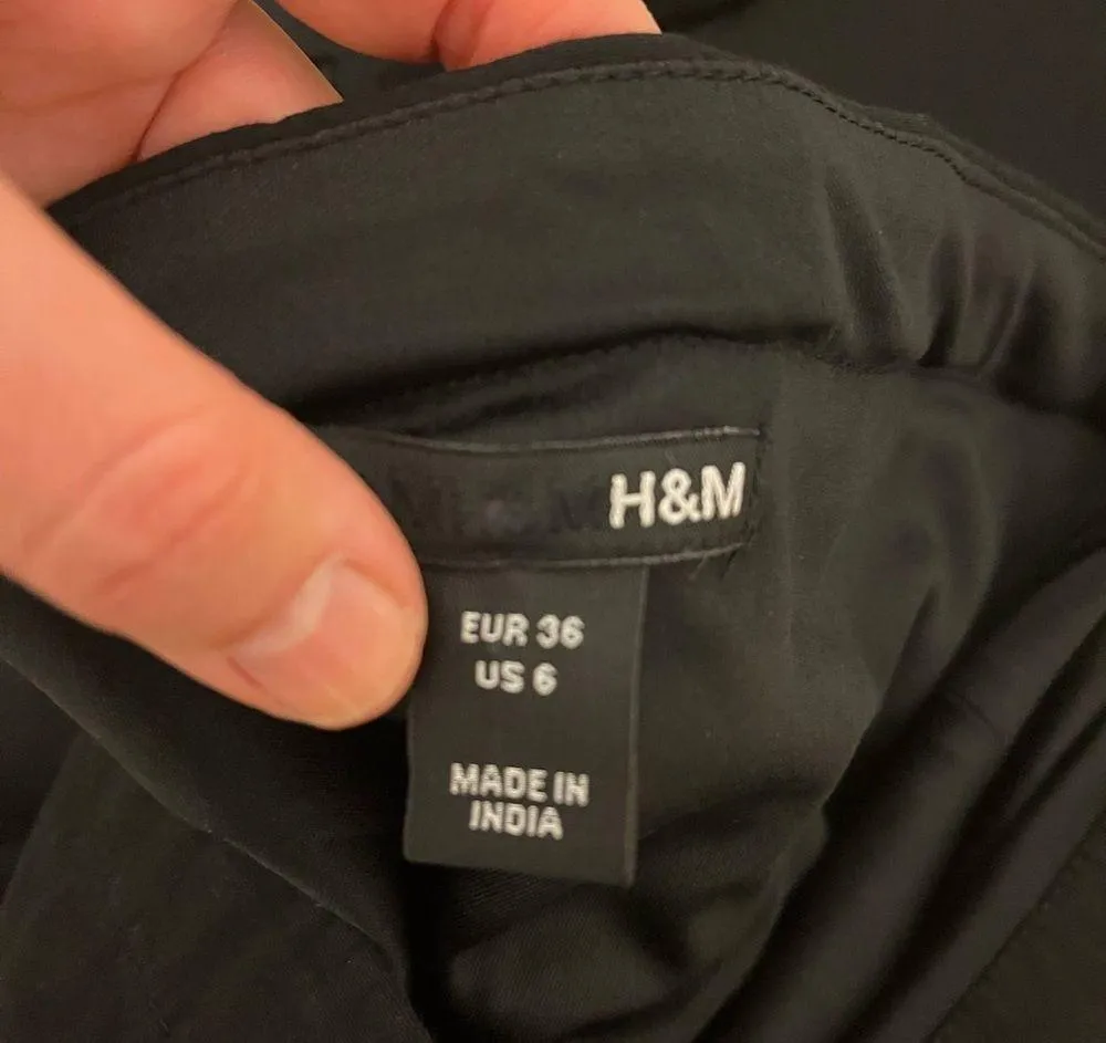 Mini strapless little black dress perfect for party H&H size 6 - Image 4