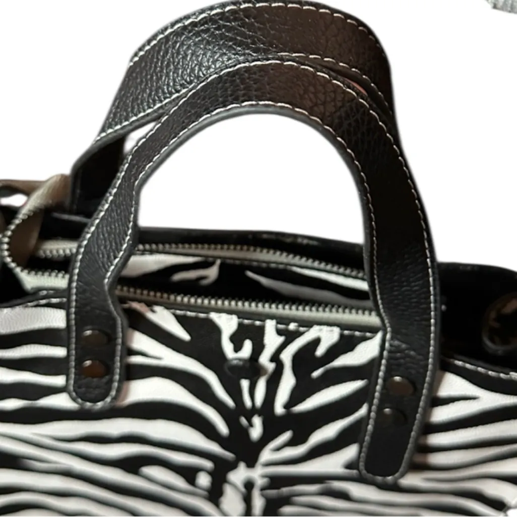 Zebra Print Black & White Hand Bag/Tote w/ Zip Wallet/Pouch/Wristlet - Image 15