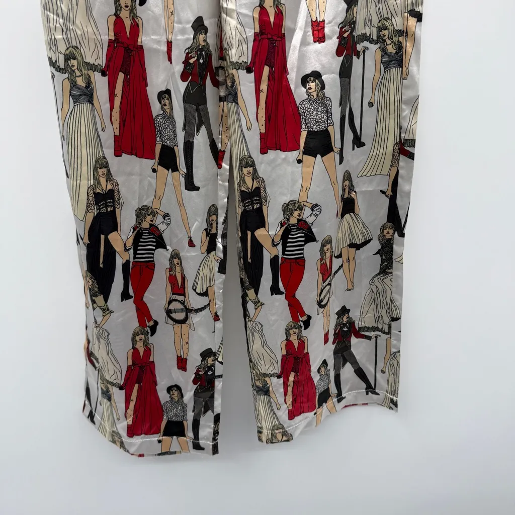 Taylor Swift RED (Taylor's Version) Eras Tour Graphic Satiny‎ Pajamas Set Sz XS - Image 4