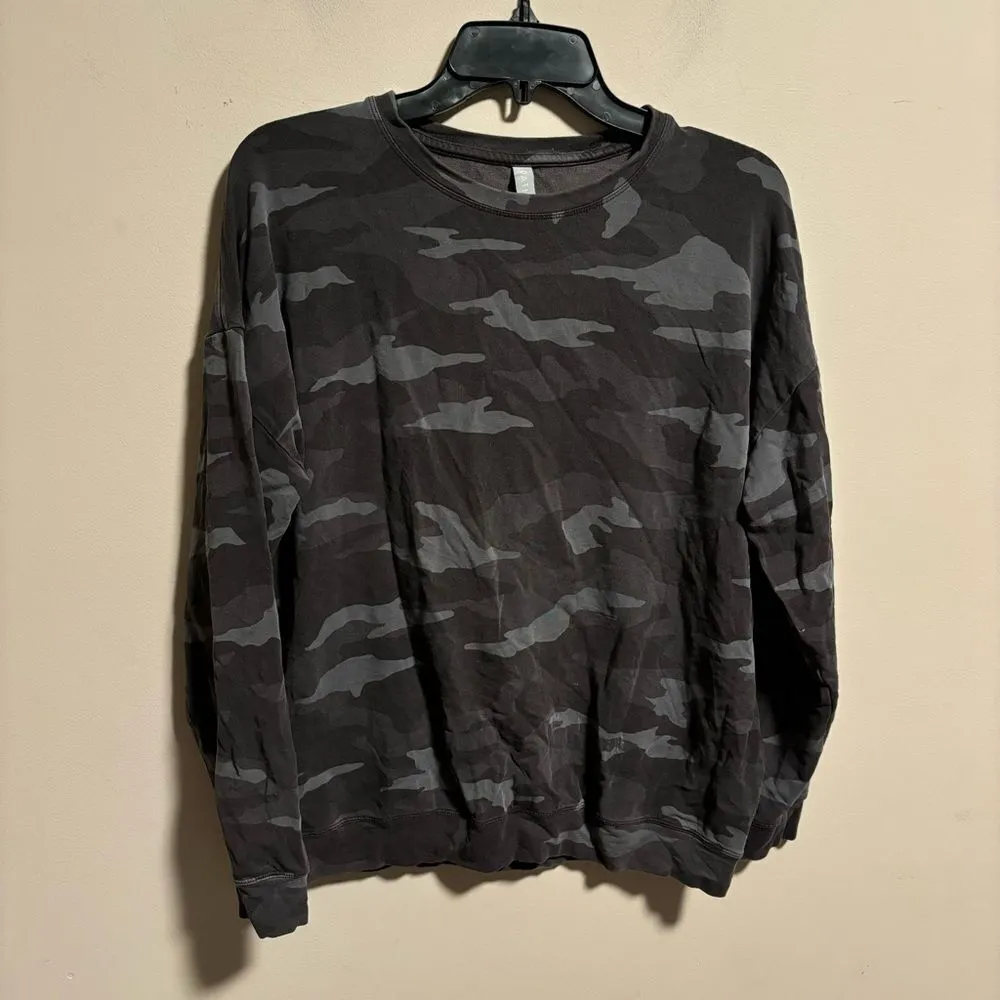 Athleta Studio to Street Gray Camo Sweatshirt- Size Medium - Image 3