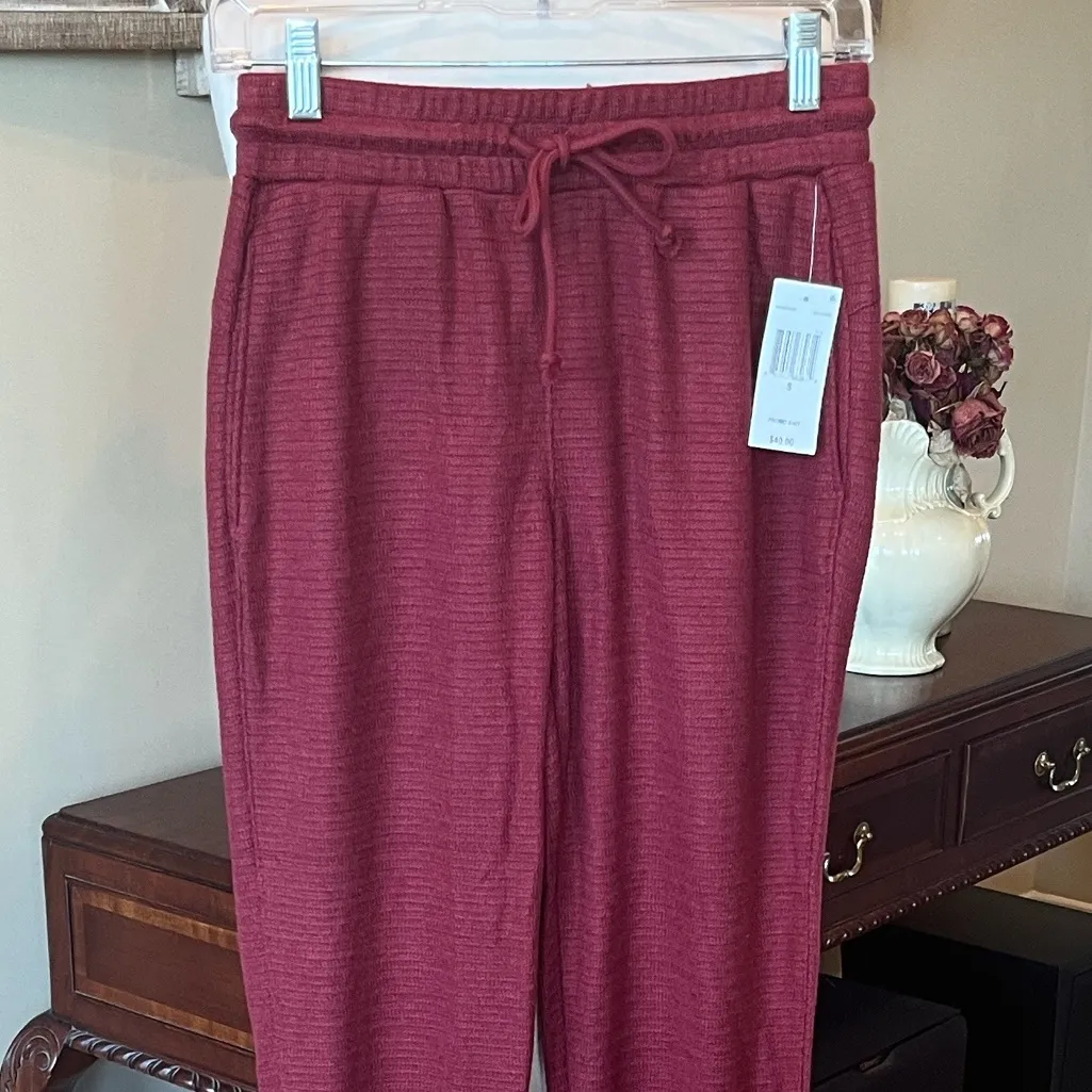 Comfy New Sweatpants Rhubarb Red Knit Size undefined - Image 2