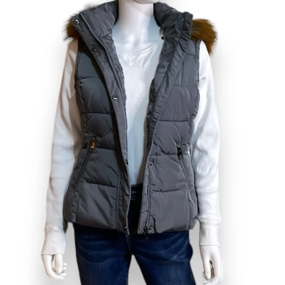 Gray Puffer Vest with Faux Fur Detachable Hood Women’s Size Small - Image 4