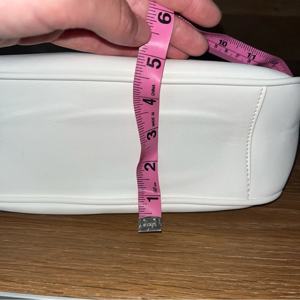 Amazon Classic White Shoulder Bag - Image 3