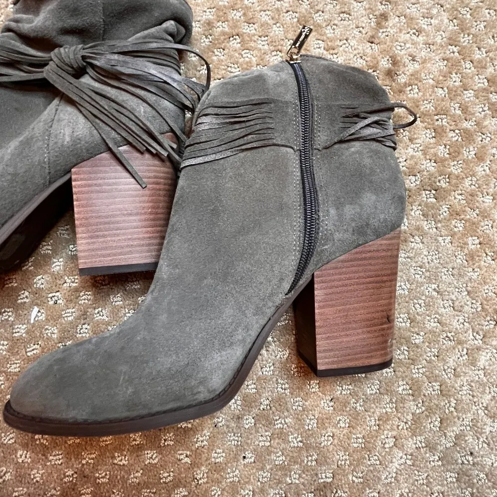 Jessica Simpson Sesley Gray Suede Leather Fringe Heeled Ankle Bootie SZ 10 Comfy - Image 8