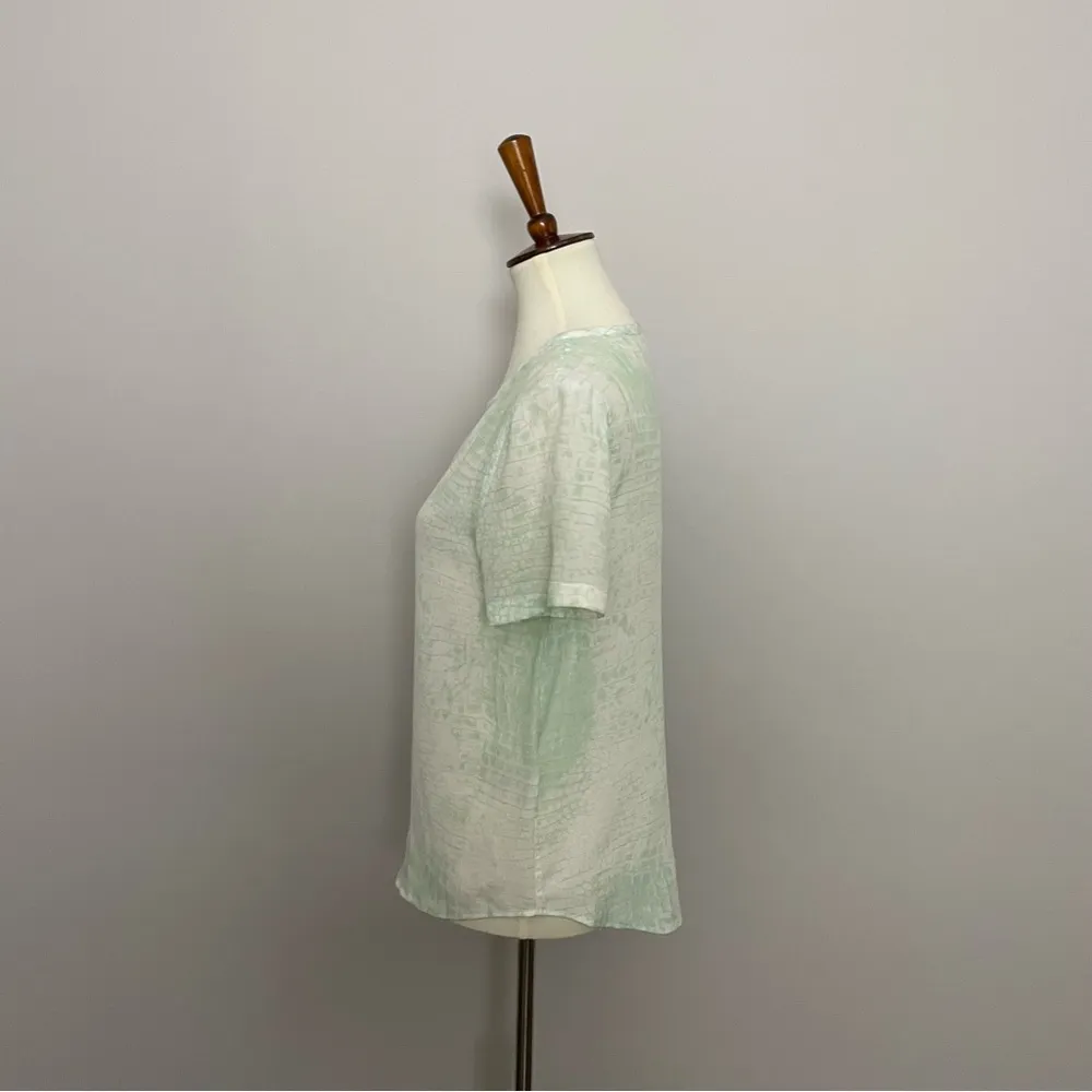 Equipment Femme Top Short Sleeve 100% Silk Reptile Snake Print Green Cream - Image 11