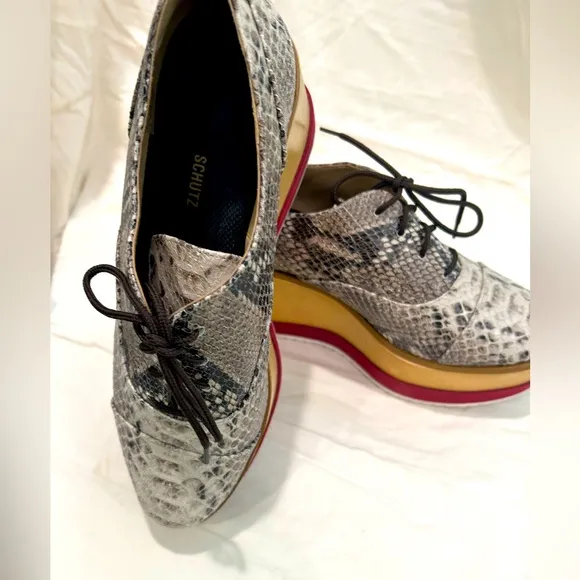 Schutz  platform shows - Image 37