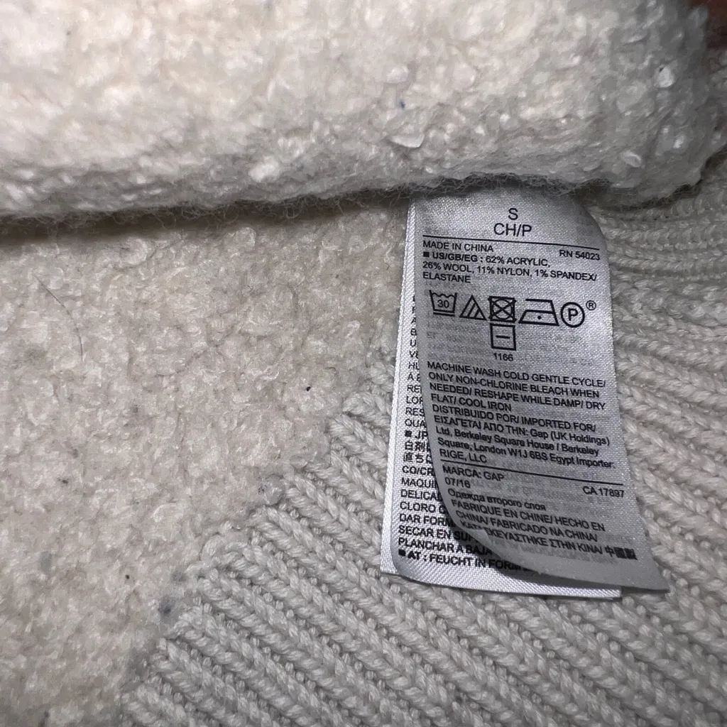 GAP🦎Button Down Sweater🌵 - Image 5