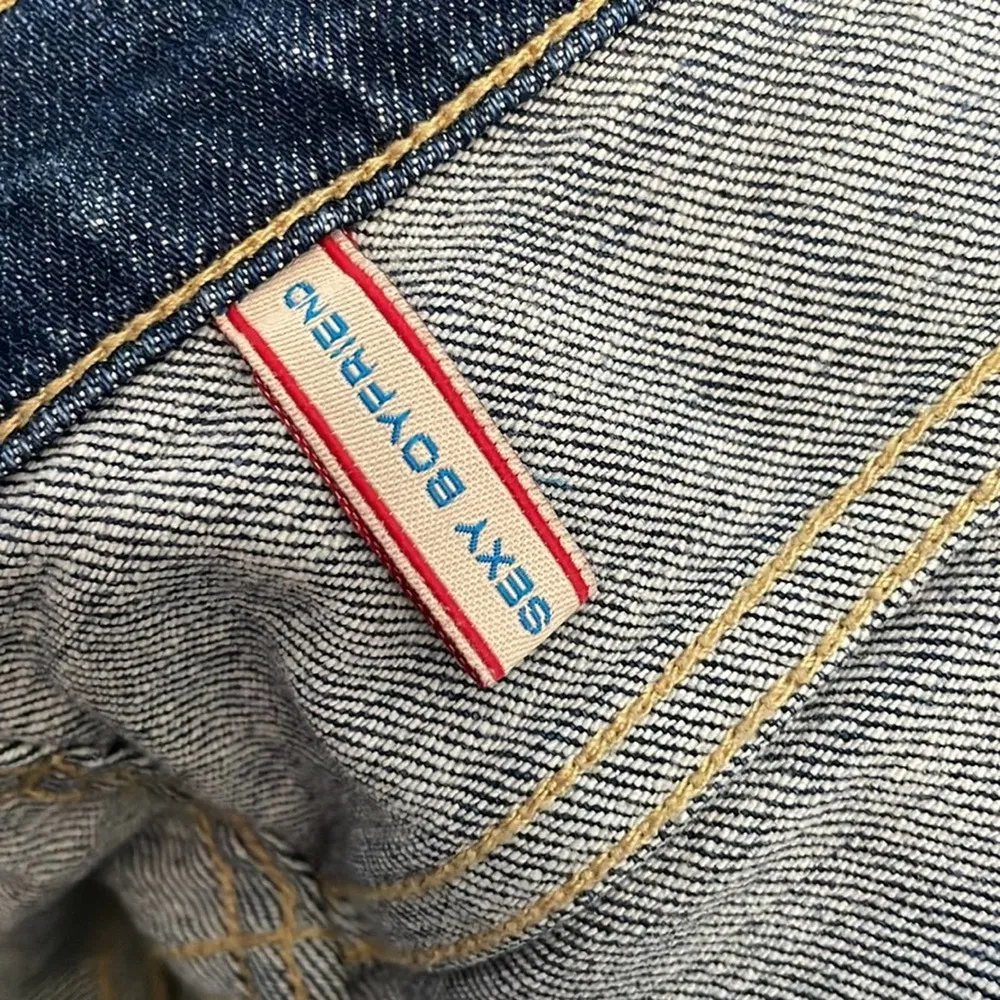 Sneak Peek Women’s Distressed Sexy Boyfriend Jeans Size 29 - Image 4