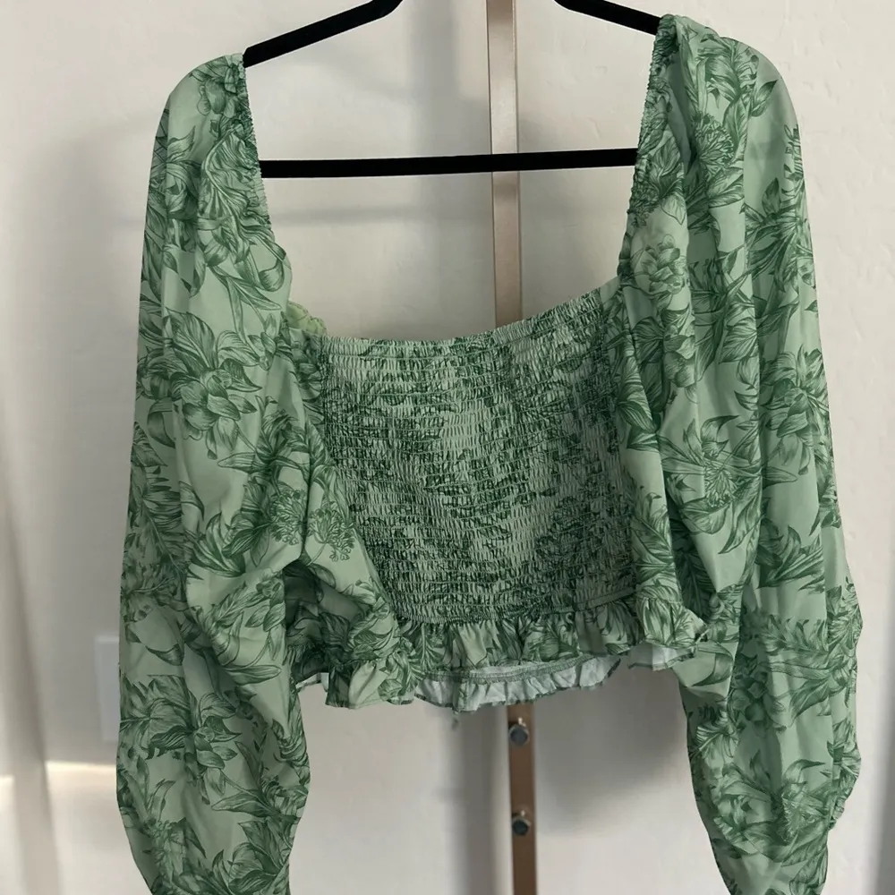 Eloquii Green Floral Cropped Shirt with Long Balloon Sleeves Size 22 NWT - Image 5