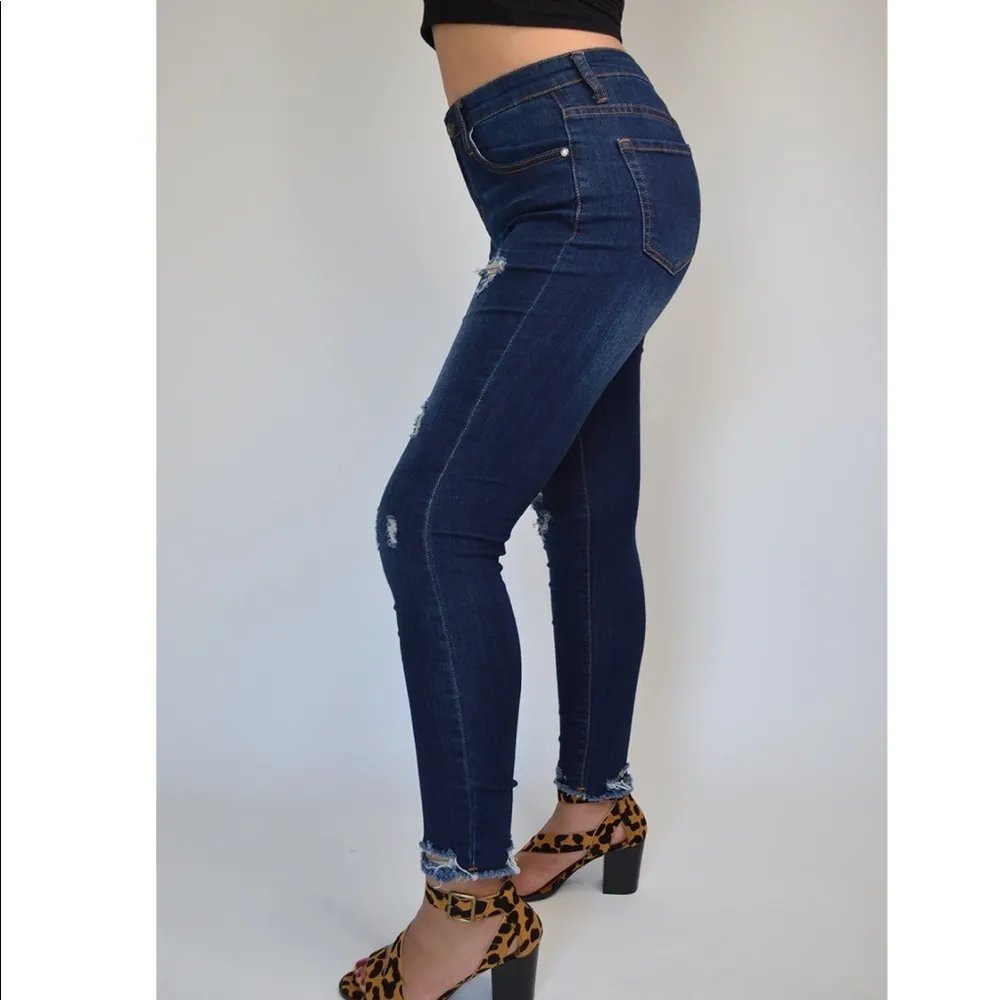 Q17 Women Blue Distressed Skinny‎ Ripped Jeans Size 5 Cotton Blend - Image 2
