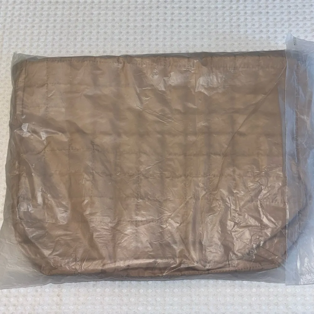 NEW! Tan Quilted Tote Bag Lightweight Nylon Oversized Active Boho Streetwear - Image 13