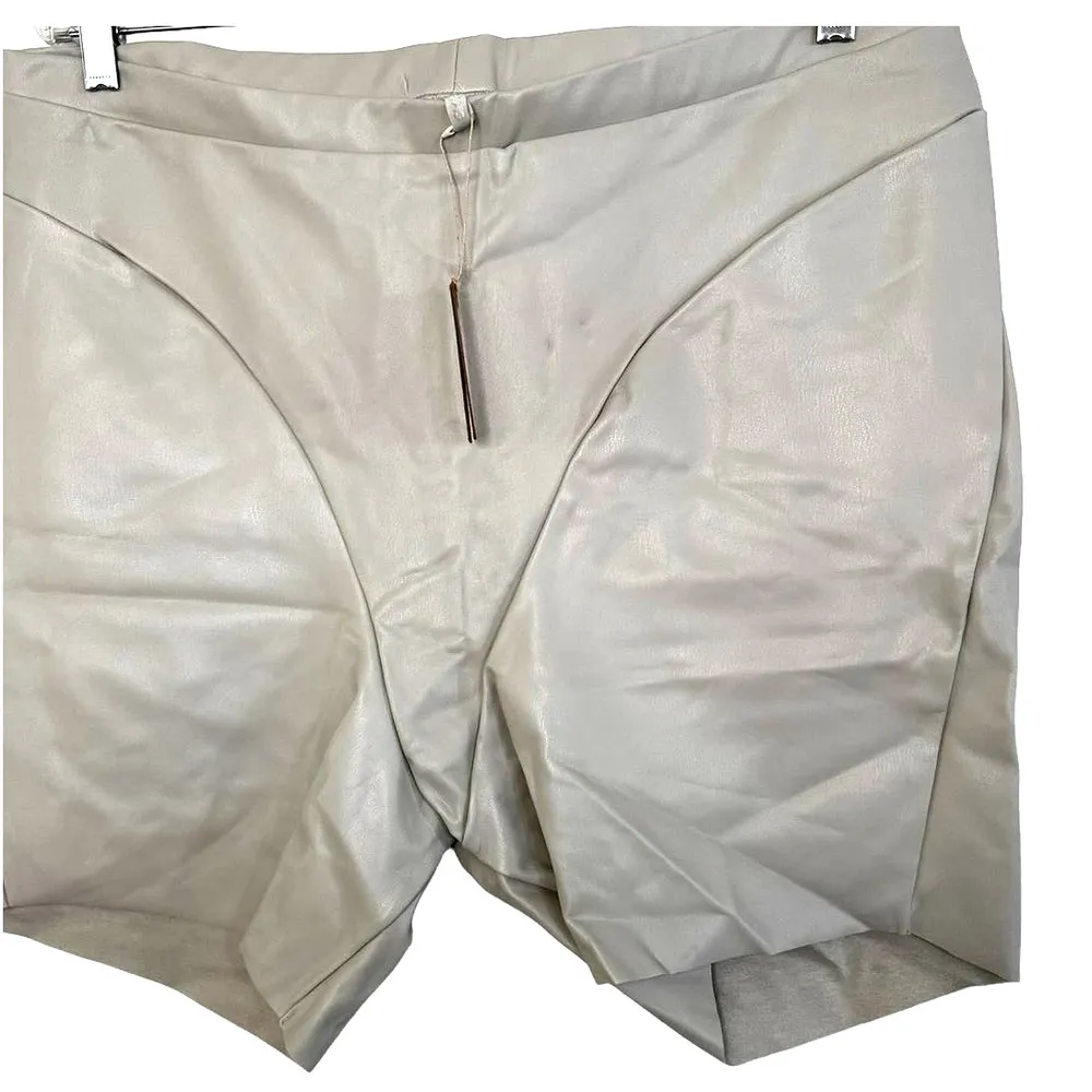 Skims faux leather biker shorts color shell size 4X - Image 4
