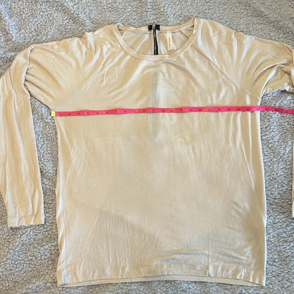 Cream Large long sleeve lightweight shirt - Image 3