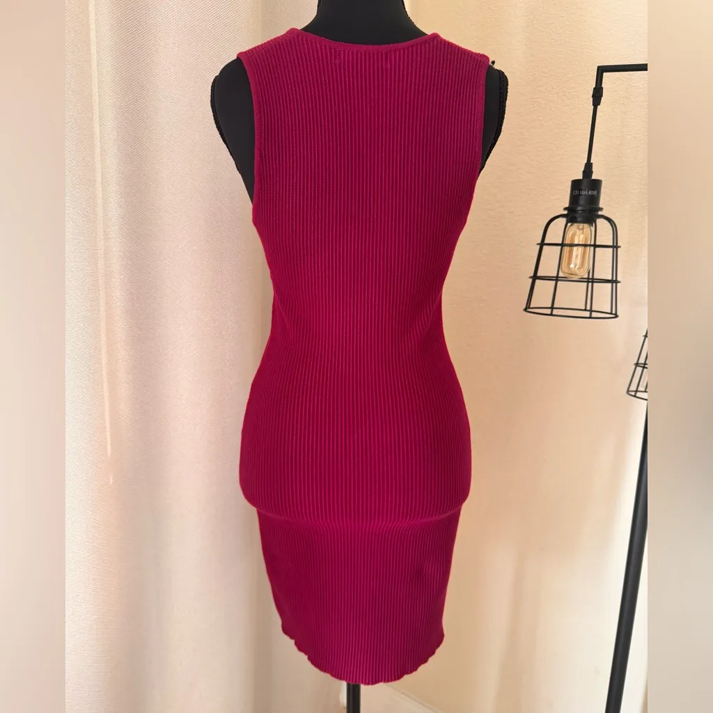 House of Harlow 1960 Fuchsia Pink Plunge V - Image 3