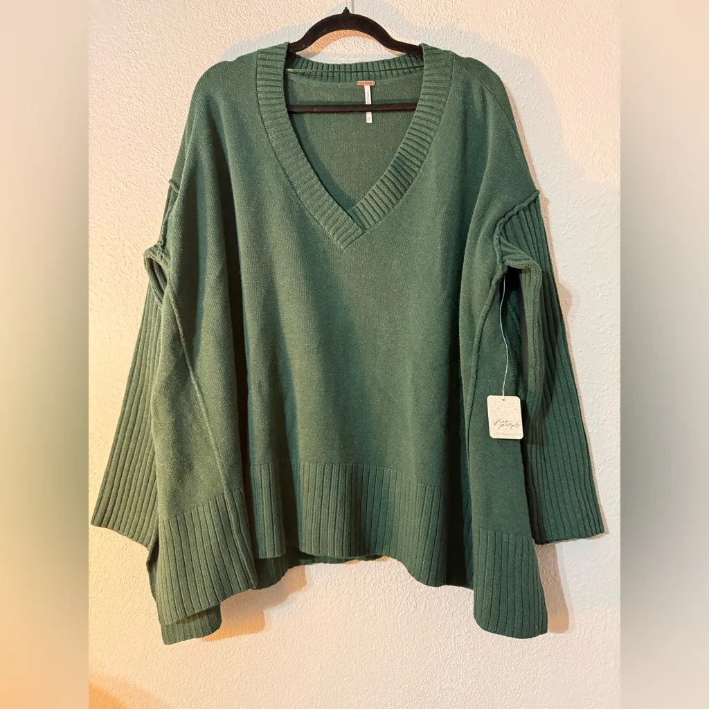 NWT FREE PEOPLE Orion Tunic
Oversized Sweater - Image 8