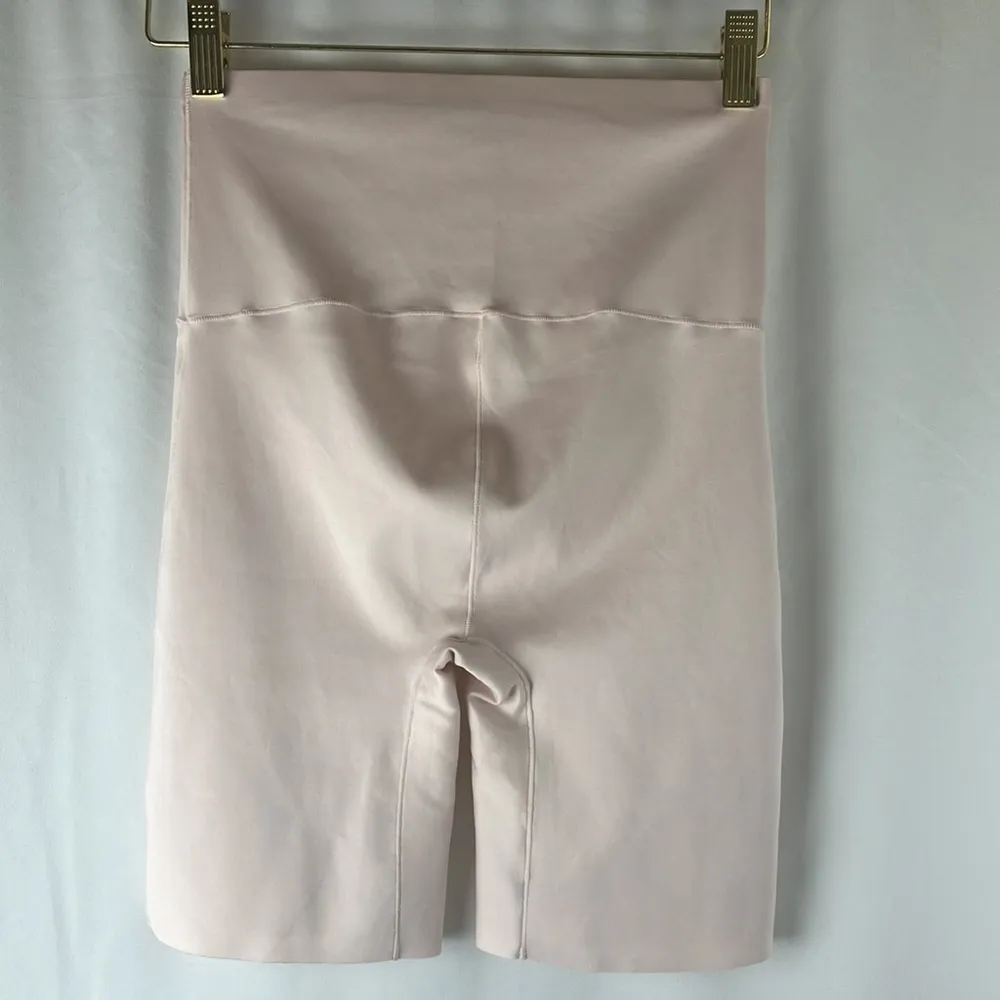 Juicy Couture baby pink shape wear shorts woman’s size medium - Image 6