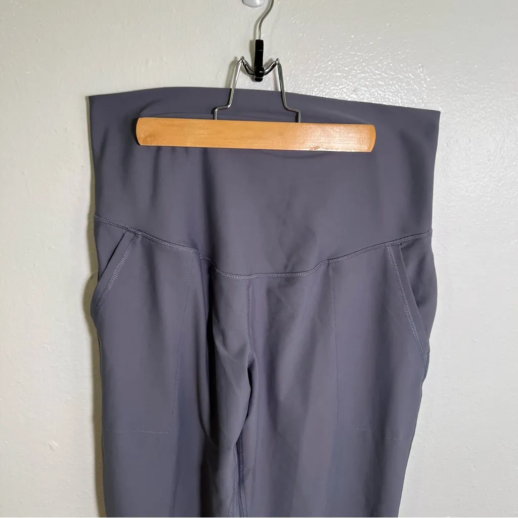 Old Navy  Maternity Full-Panel PowerSoft Jogger Storm Gray M - Image 3