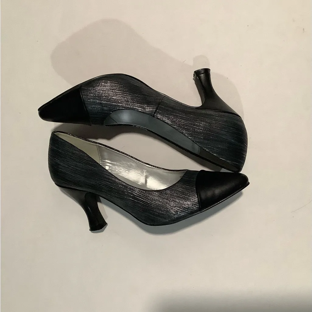 Bellini Black Pointed Toe Heels Size 6 - Image 5