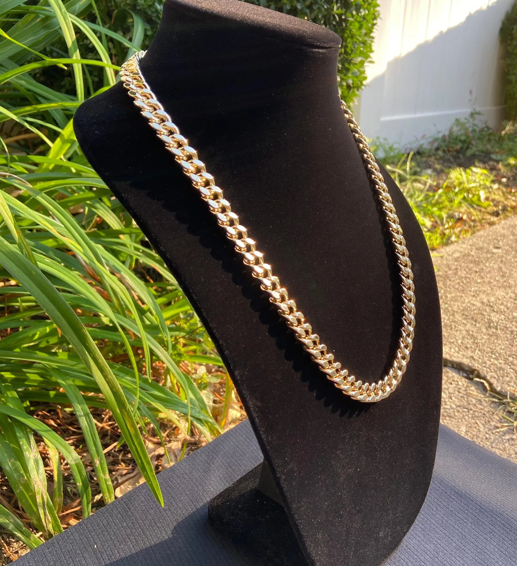 Gold Chain Cuban 24in 10mm - Image 2