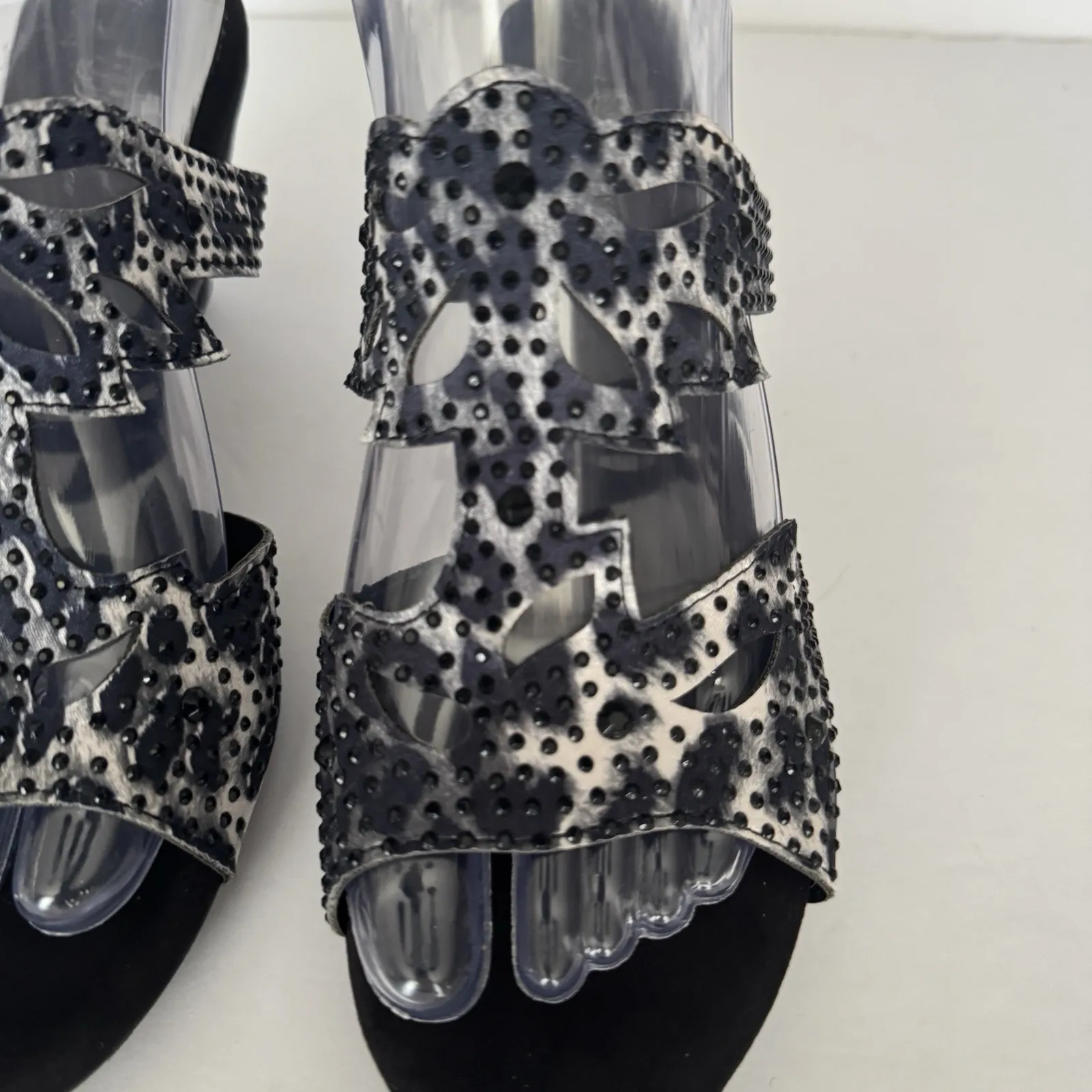 Joan Boyce Heels‎ Women 8 W Black Gray Cheetah Leopard Rhinestone Velour Slide - Image 6