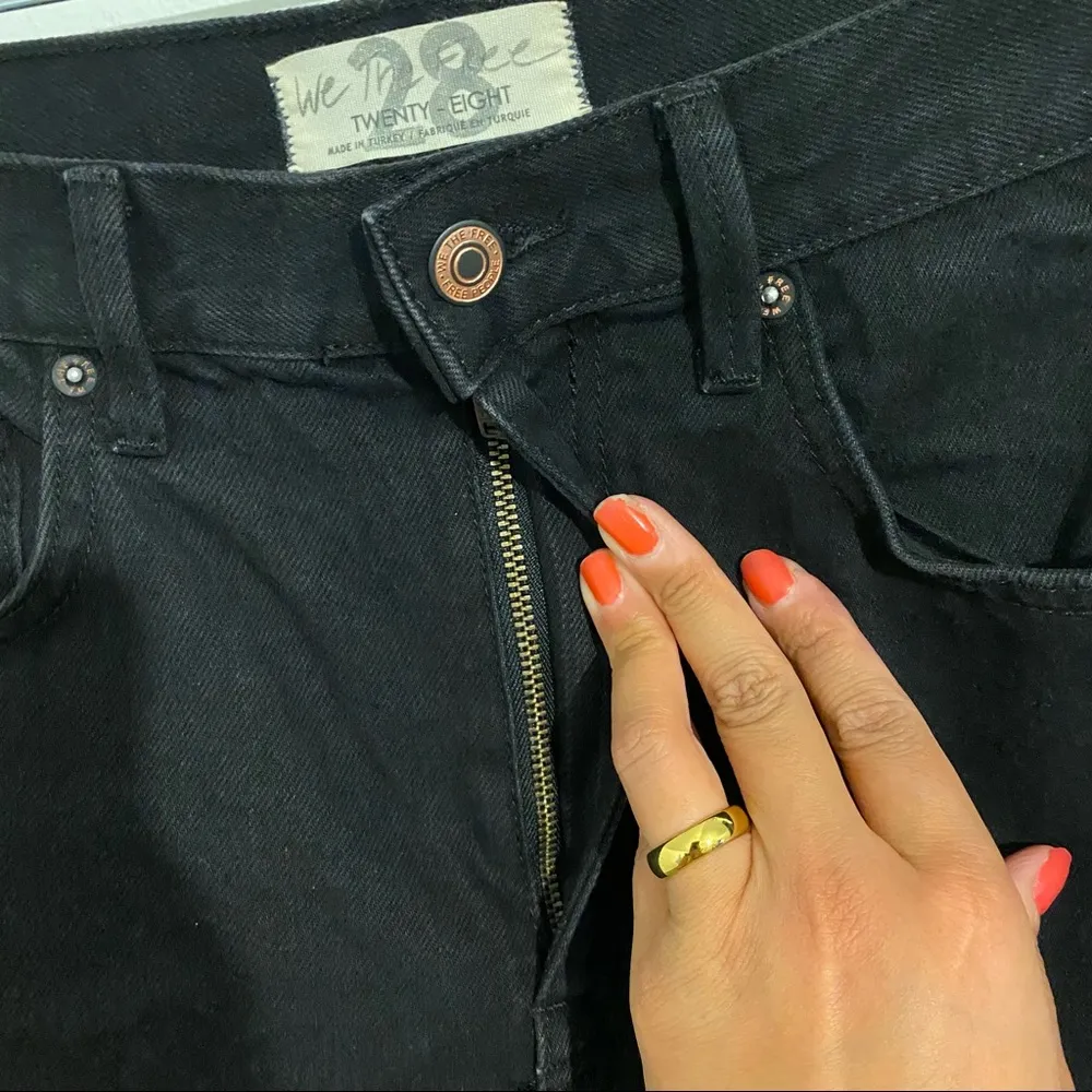 Free People We The Free Stove Pipe Jeans color “Black Out” size 28 🆕 - Image 7