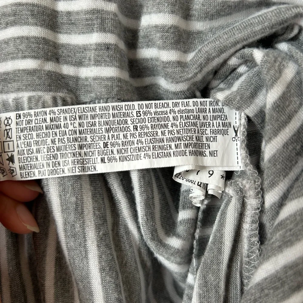 NWOT Forever 21 Small Gray and White Striped Relaxed Fit Peplum Dress Top - Image 4