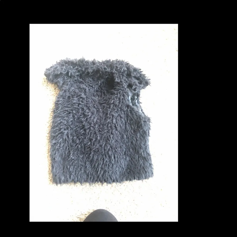 NWT Urban republic collection faux fur vest Sz L - Image 6