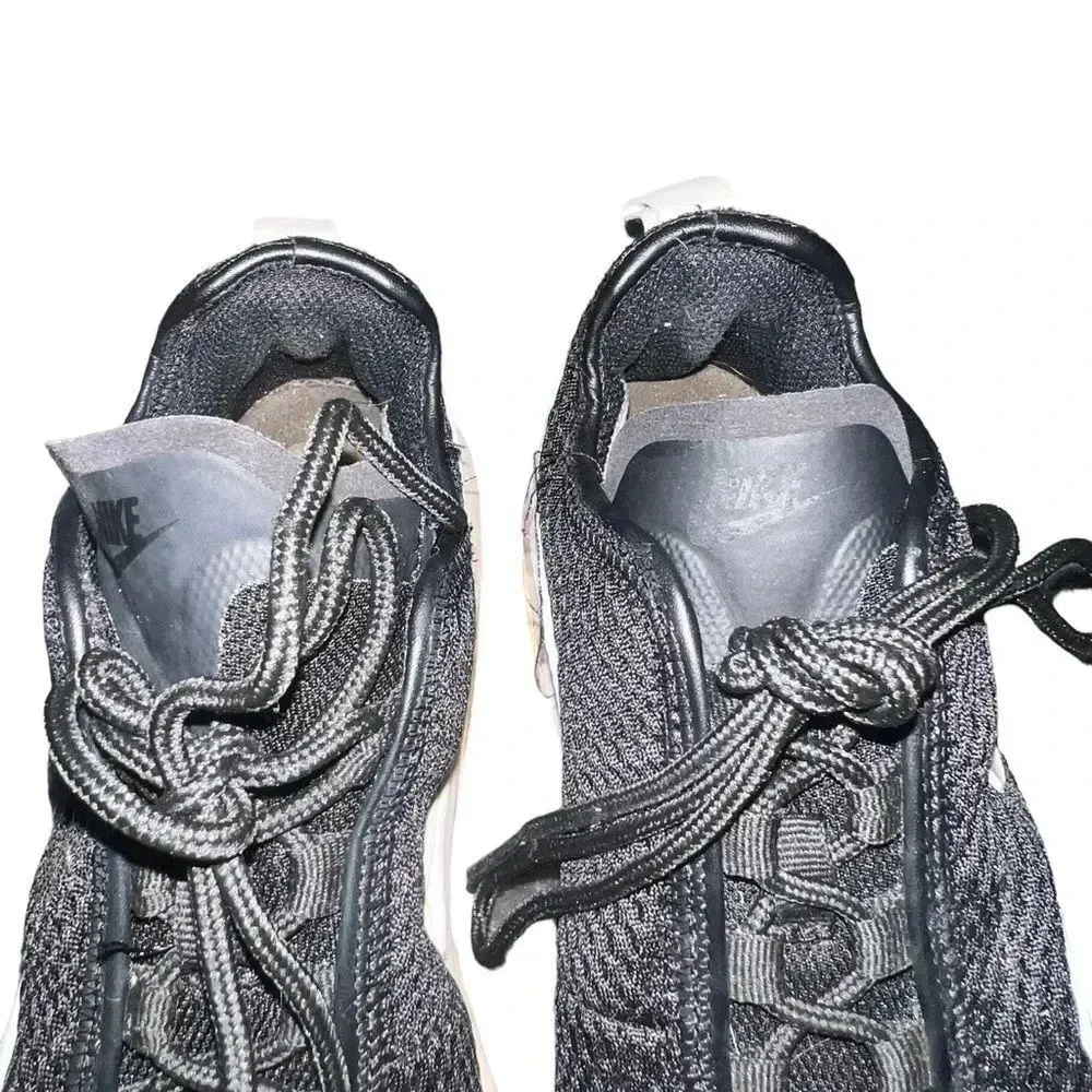 Nike Air Max‎ Motion 2 Women's Size 8 - Image 4