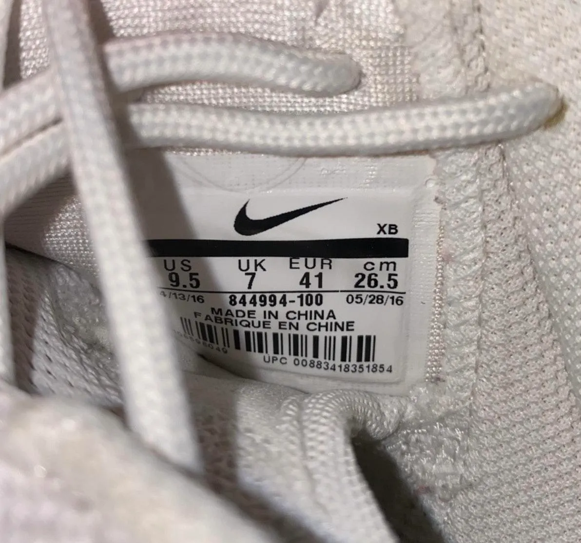 Nike Tennis Shoes - Image 5