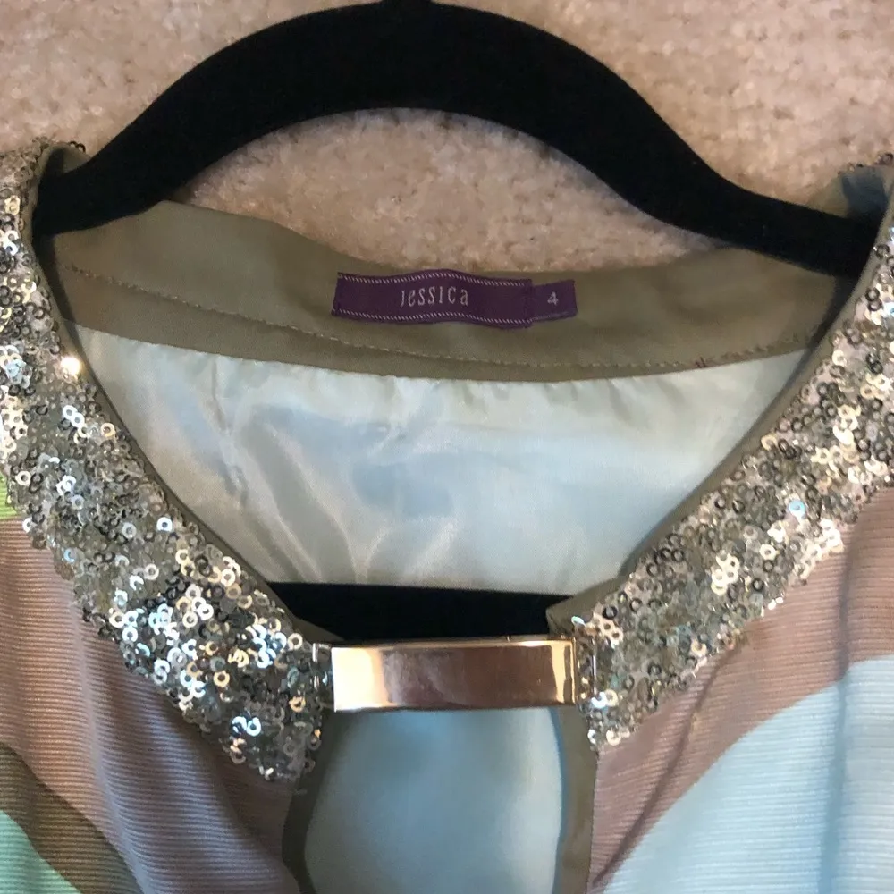 Jessica | 👗Women abstract print tropical Ruffle Wrap Dress Size 4 - Image 4