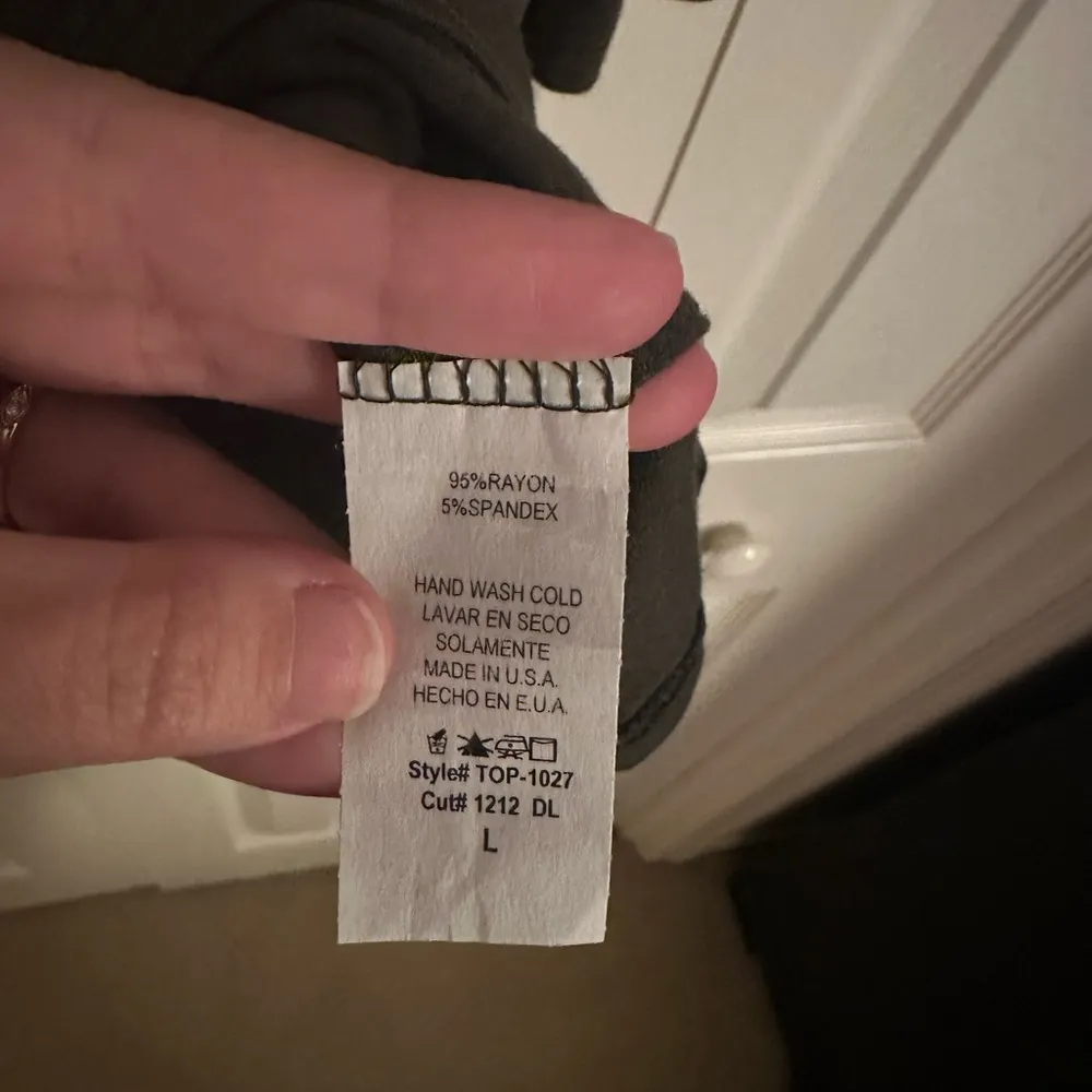 Chic Olive Green Long Sleeve Top Size L - Image 4