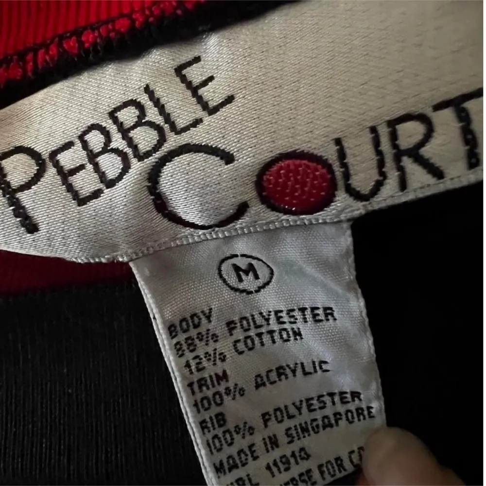 Vintage granny core 70s dog and bones sweatshirt. Size generous, medium Black - Image 4