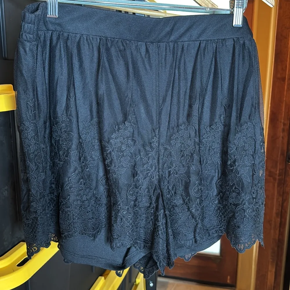 Torrid Black Floral Lace Short Size 2X - Image 8
