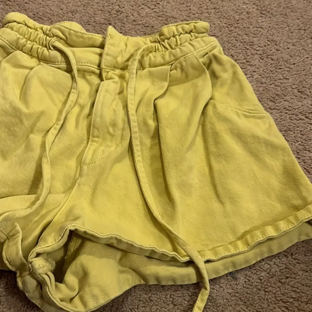 Zara small yellow shorts - Image 4