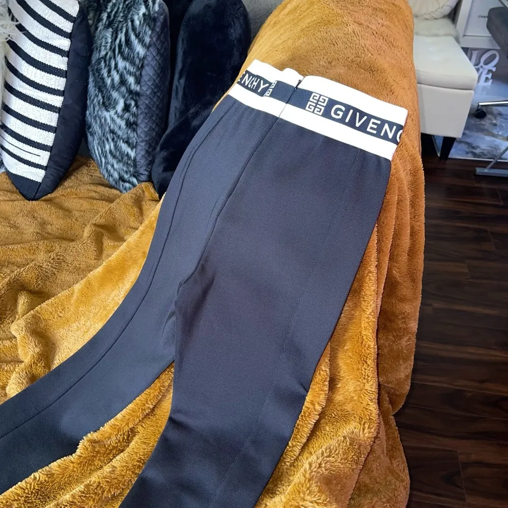 Givenchy Logo Elastic Waistband Legging in Black - Image 10