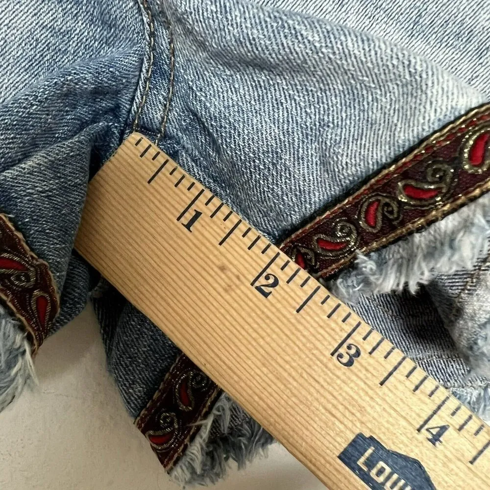 Celebrity pink Paisley denim jean Shorts Size 3 distressed blue Bohemian Western - Image 13
