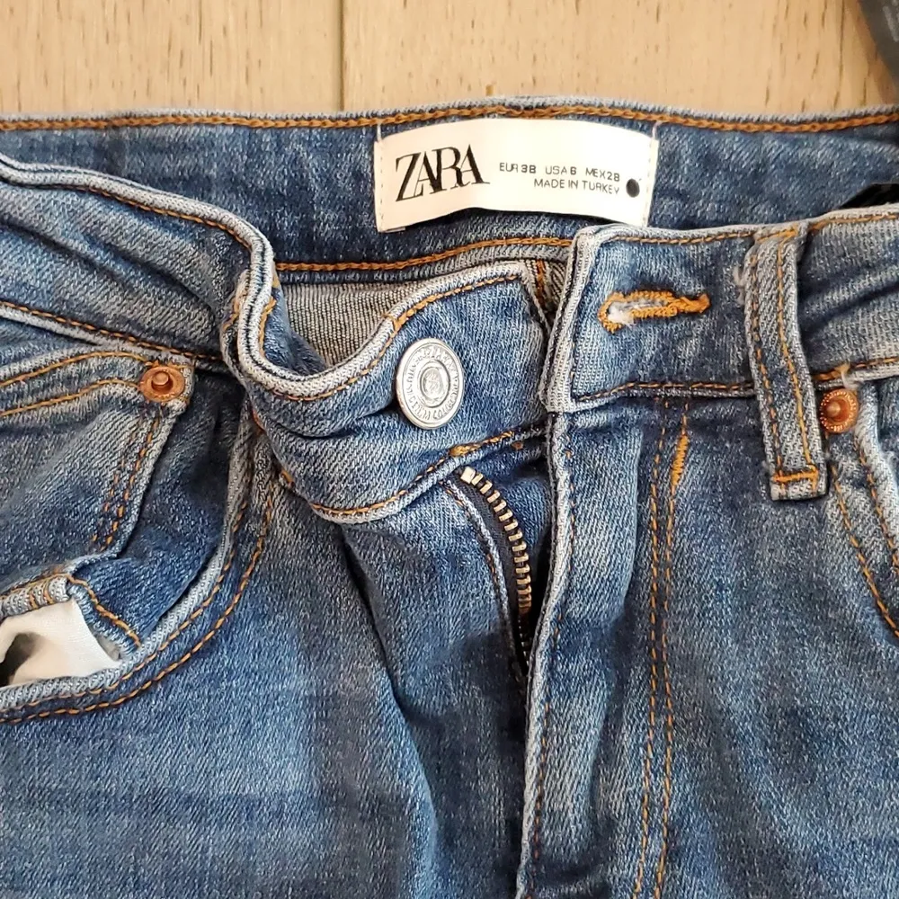 Jeans Straight Leg Low Rise Raw Hem - Image 2