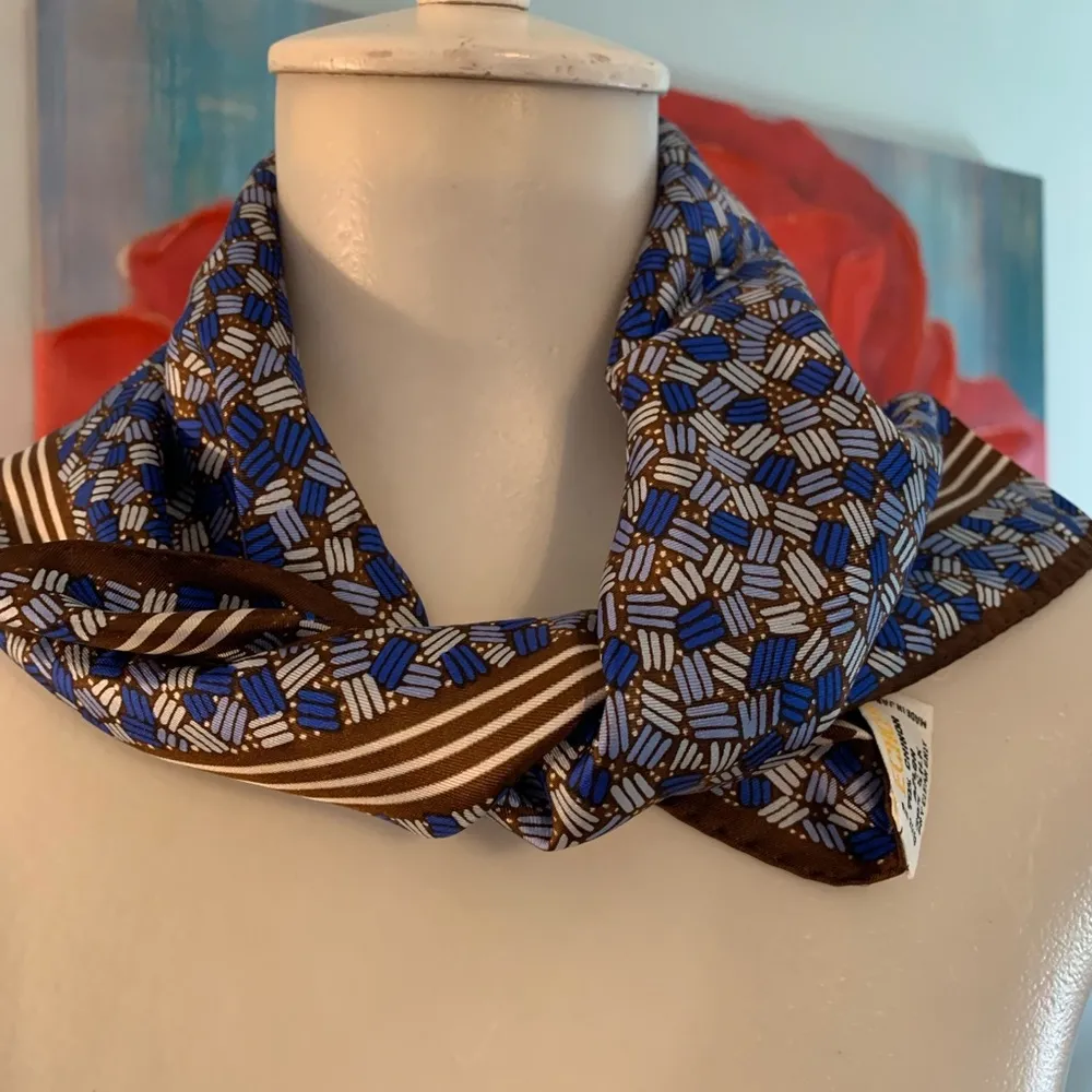 Scarf Echo 70% Chinon Azlon 30% Silk 22.5" x 22.5" Dry Clean Only Made in Japan Blue - Image 3