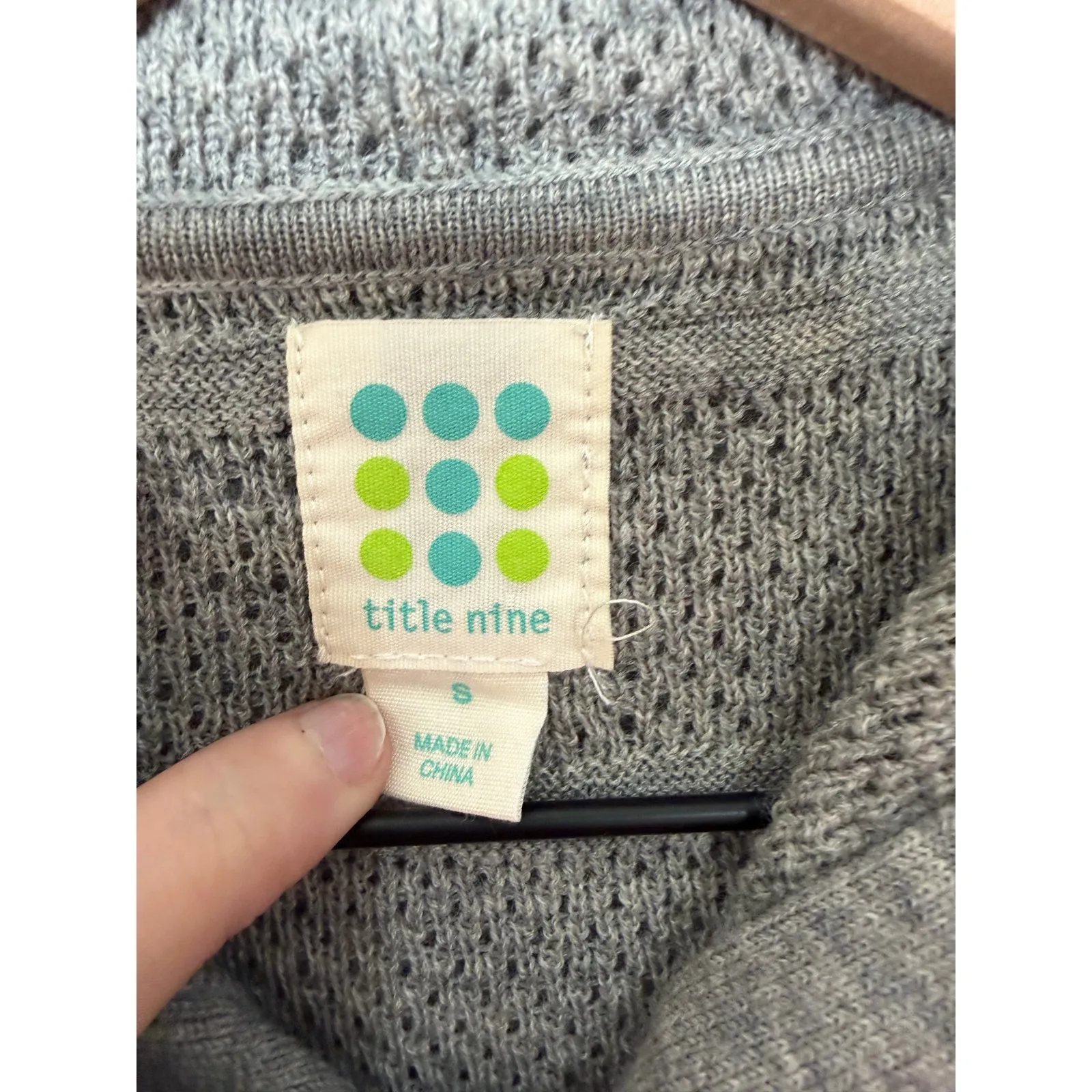 Title Nine 100% Wool Knit 3 Button Front Hooded Cardigan Sweater Loose Knit Gray - Image 4